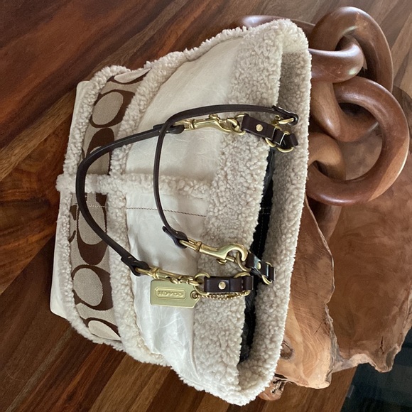 Unique Coach Leather/Shearling Sheepskin Handbag - Picture 2 of 9
